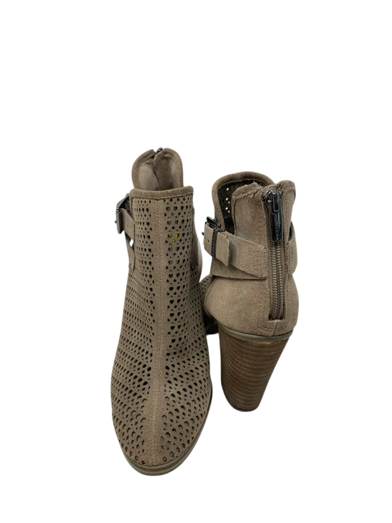 VINCE CAMUTO  7 BOOTIE W
