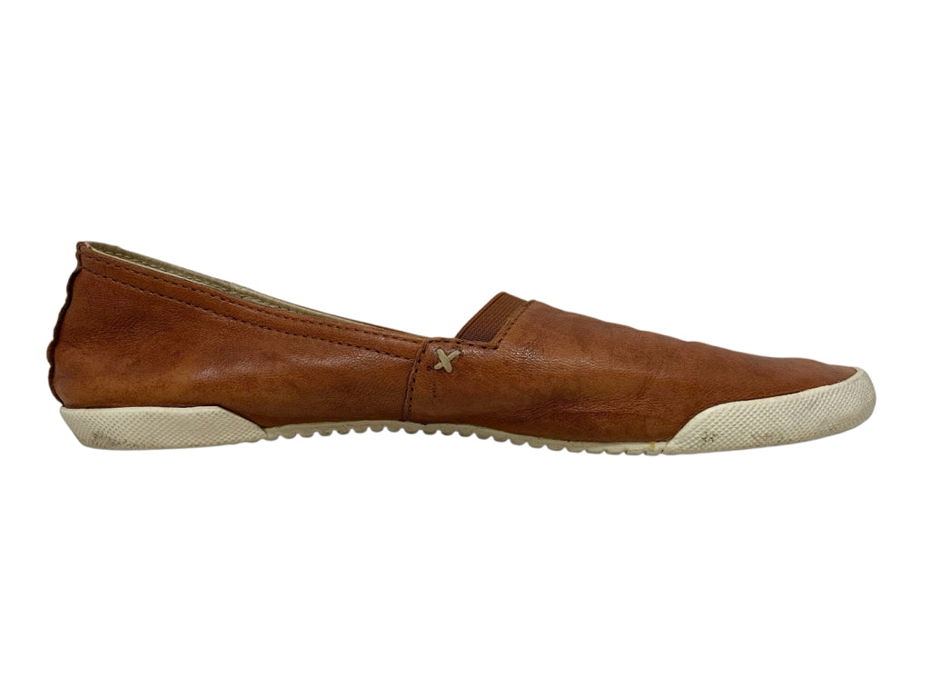 FRYE  8 FLAT W