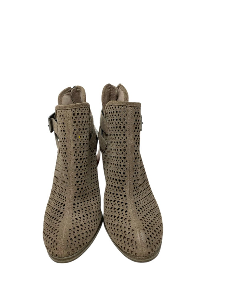 VINCE CAMUTO  7 BOOTIE W