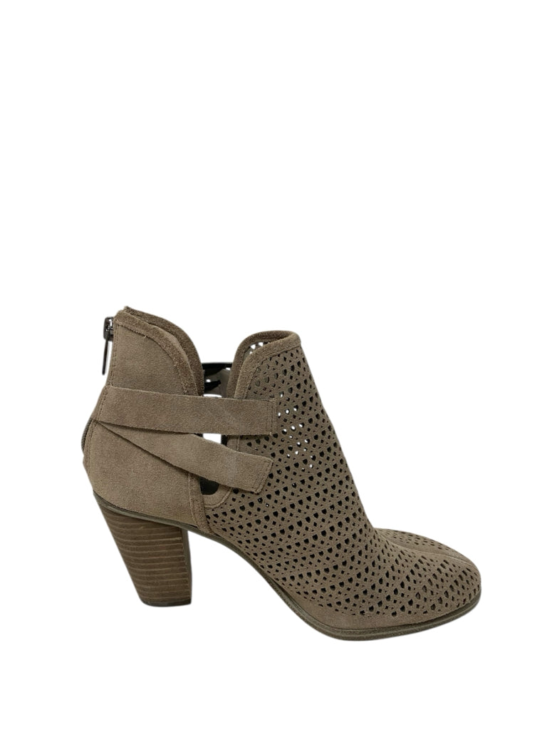 VINCE CAMUTO  7 BOOTIE W