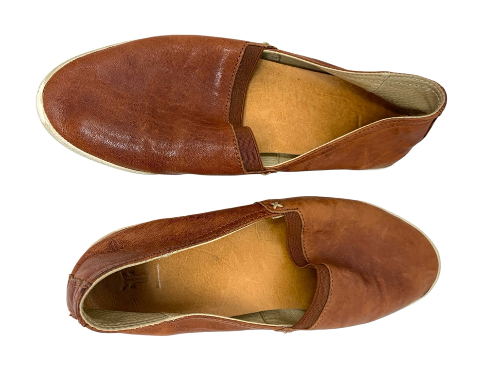 FRYE  8 FLAT W