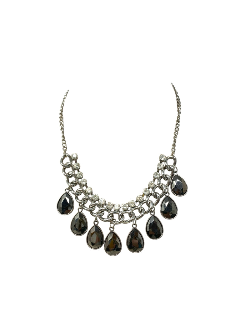 NECKLACE W