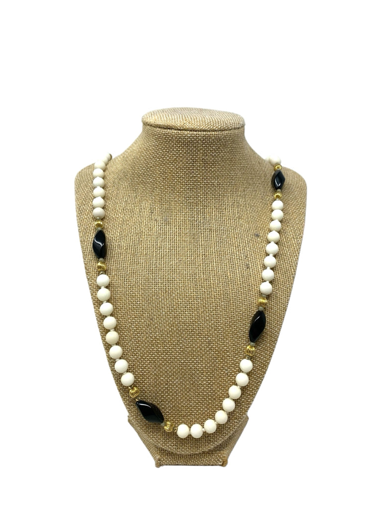 NECKLACE W