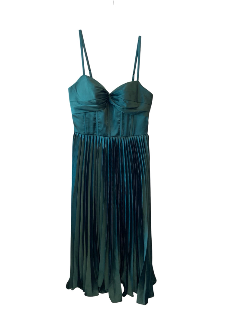FASHION Size 6 DRESS W