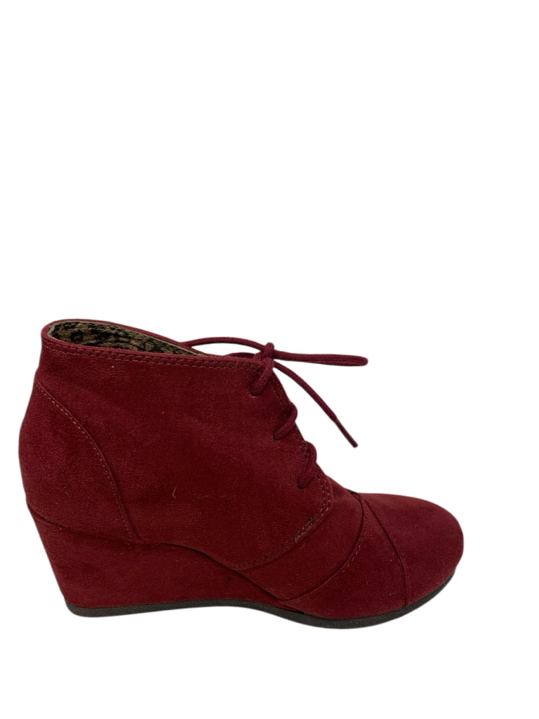 CITY CLASSIFIED  7 WEDGE W