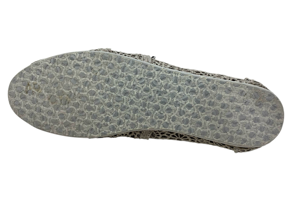 TOMS  8 SHOES W