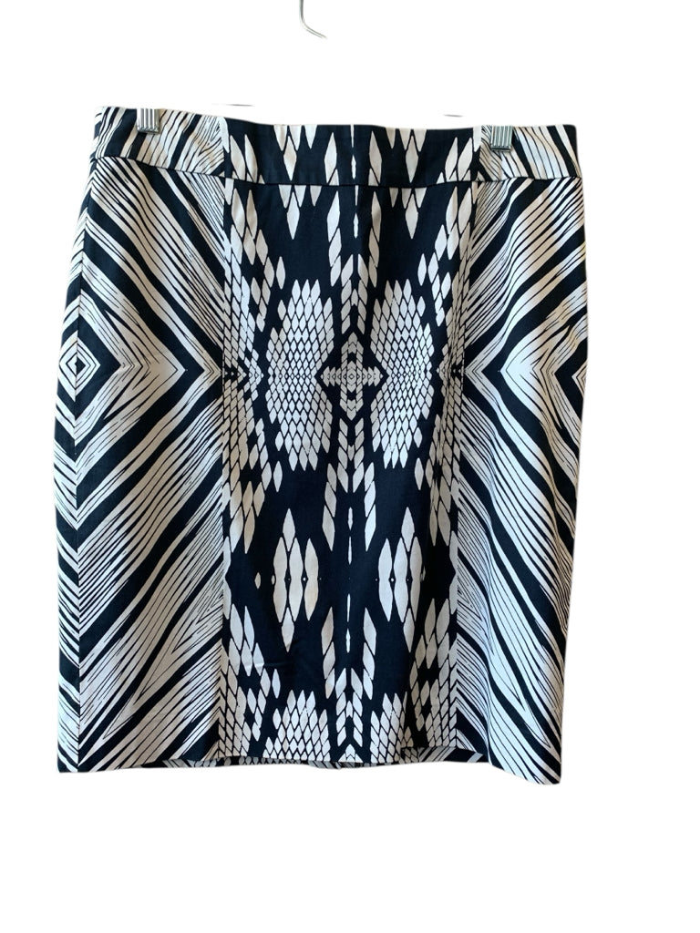 CALVIN KLEIN  6 SKIRT W