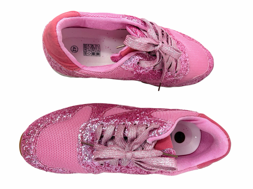 Size 10 SNEAKERS W