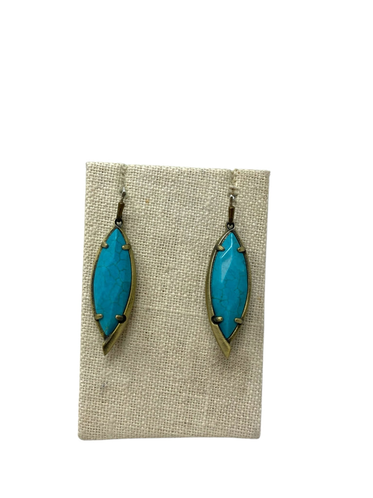 KENDRA SCOTT  PIERCED EARRINGS
