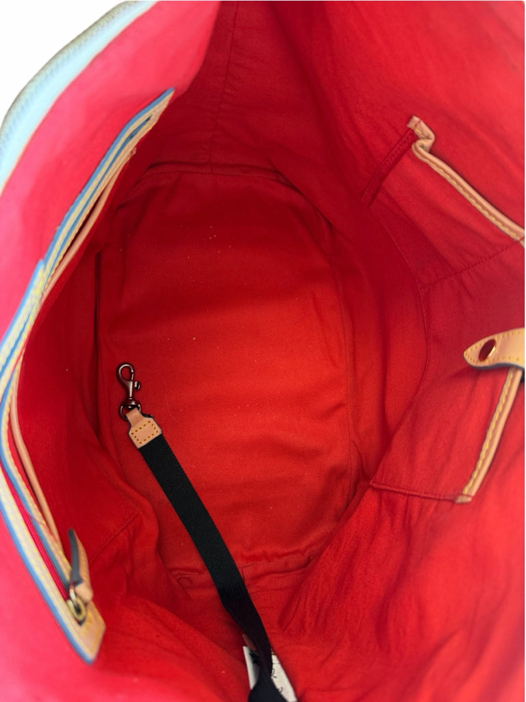 DOONEY & BOURKE Size m/L PURSE W