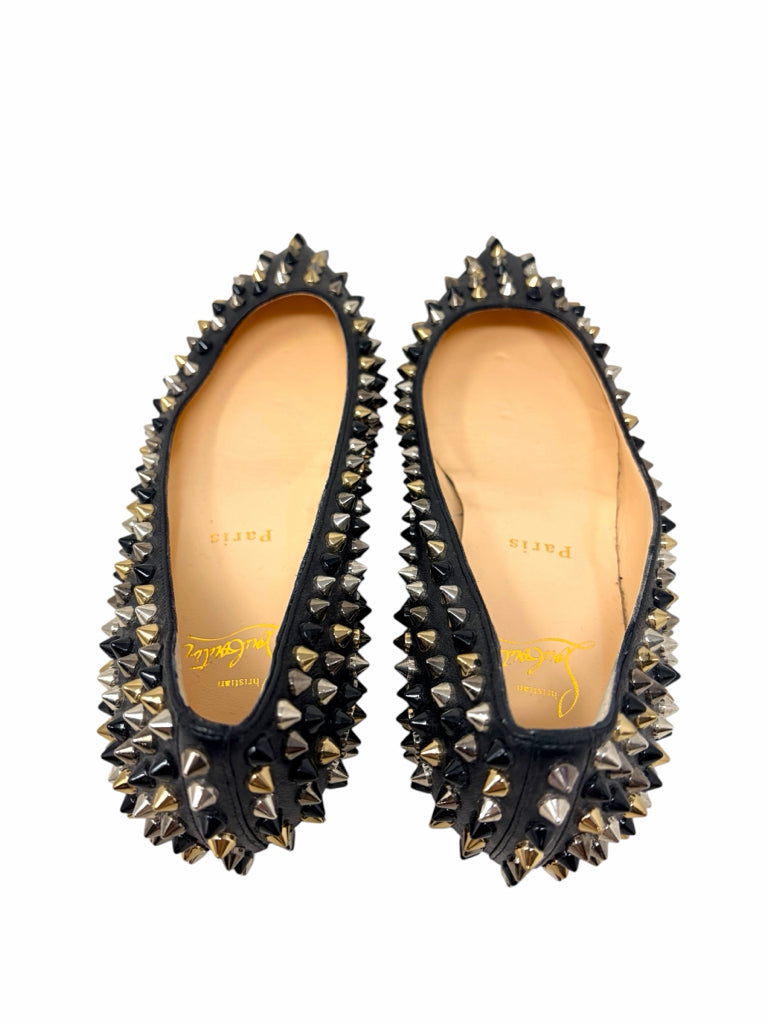 LOUBOUTIN Size 8 FLAT W
