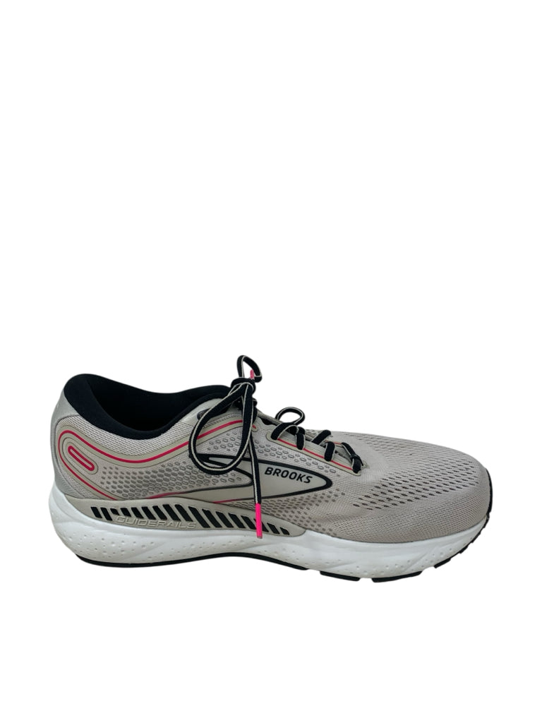 BROOKS  10.5 SNEAKERS W