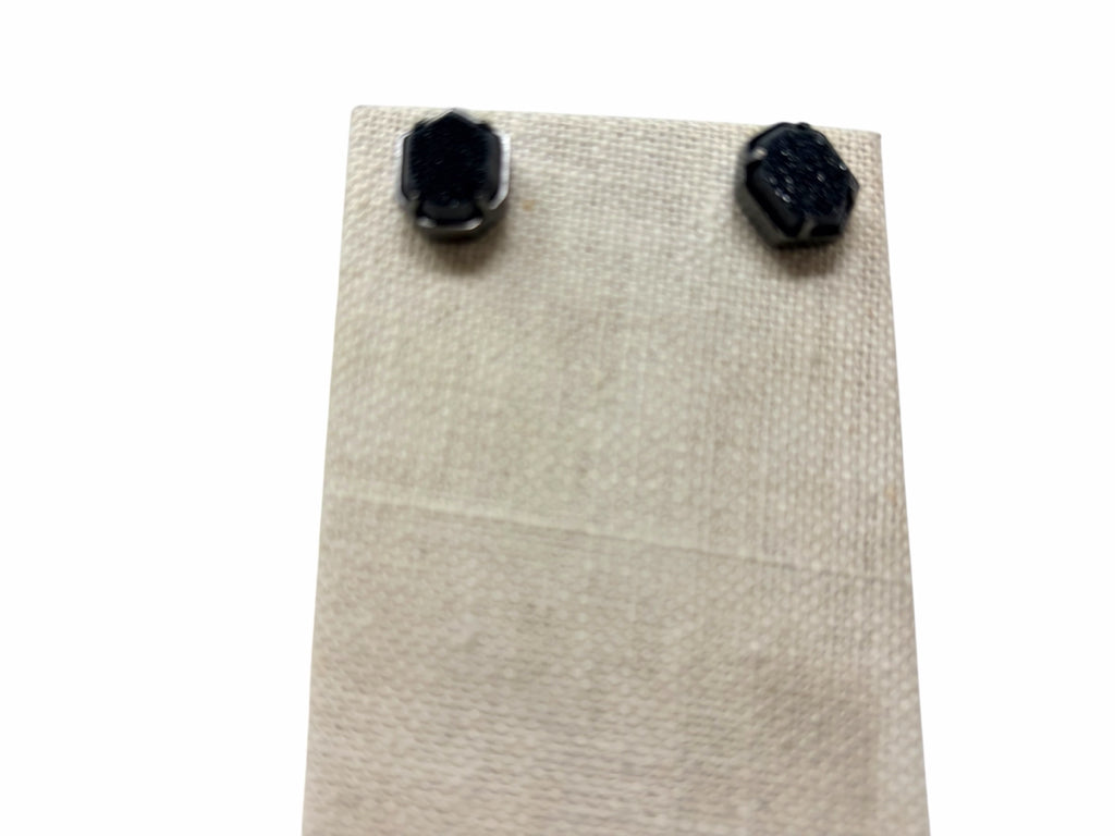 KENDRA SCOTT Size PIERCED EARRINGS