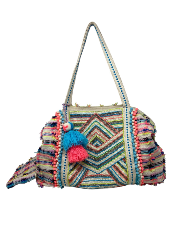 AMERICA & BEYOND Size large BAG W