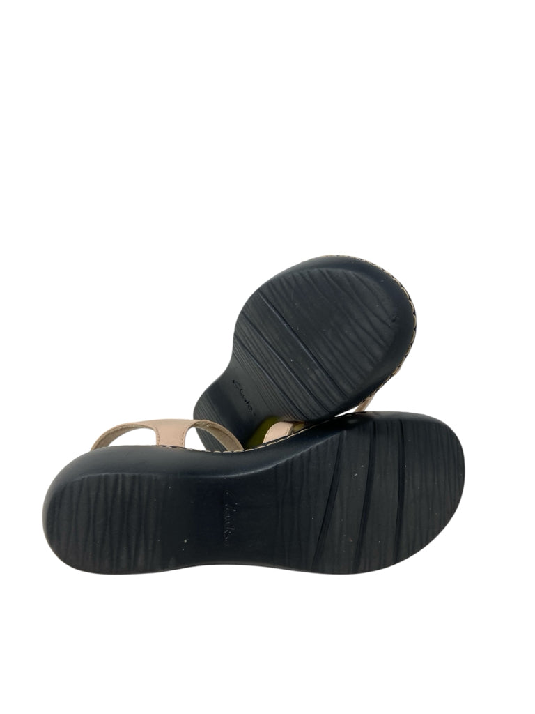 CLARKS Size 7 SANDALS W