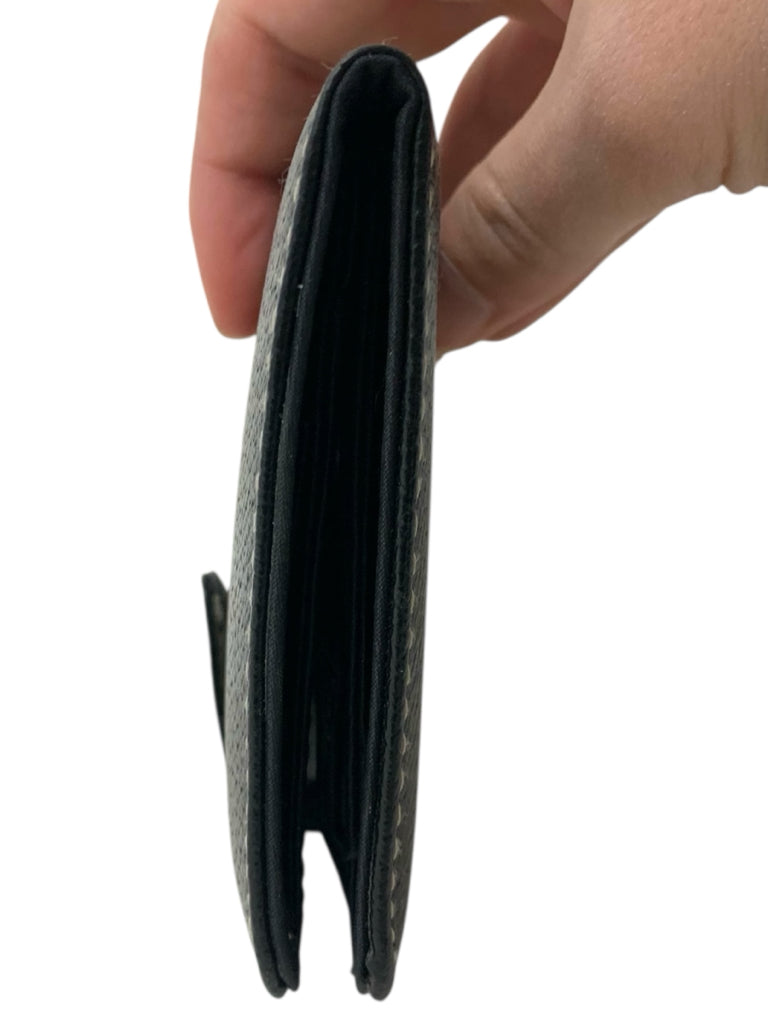 small WALLET W