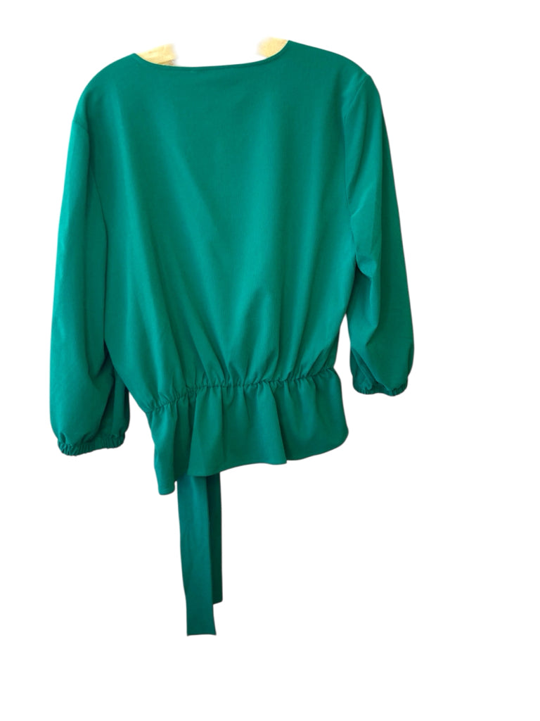 OLIVIA & MARTIN Size large TOP W