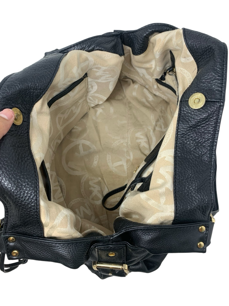 MICHAEL KORS Size m/L PURSE W