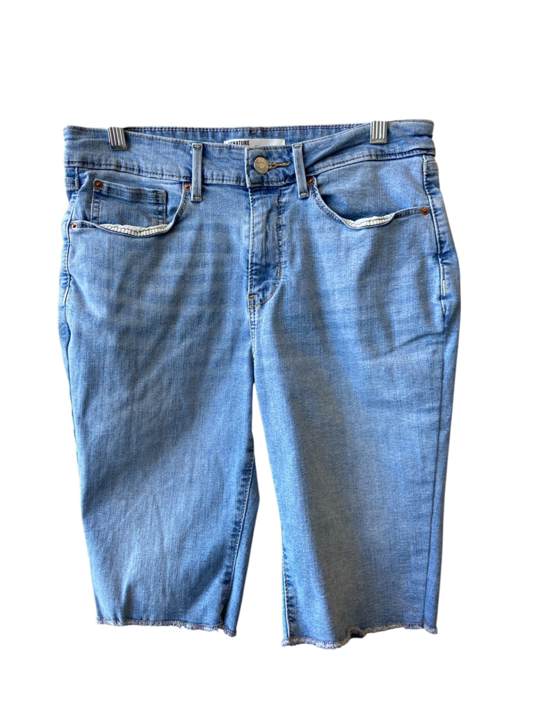 LEVI Size 10 SHORT W