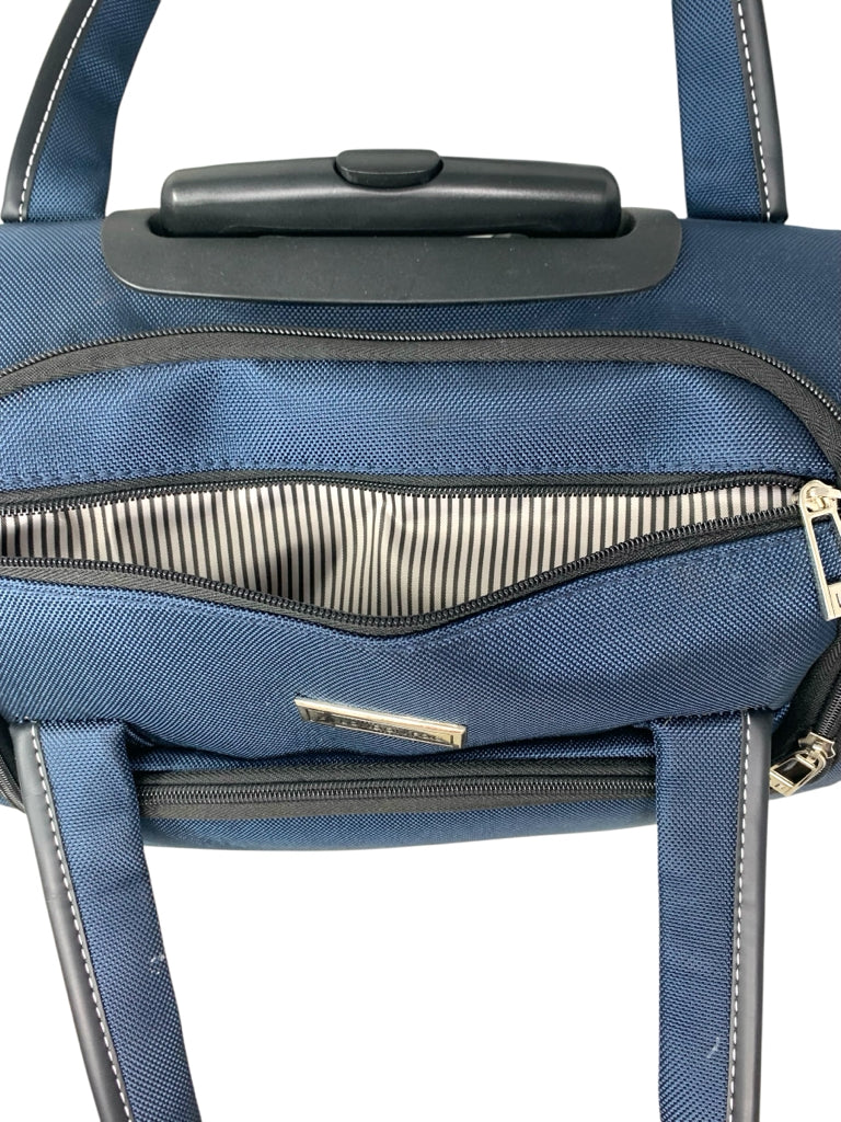 LONDON FOG  small SUIT CASE