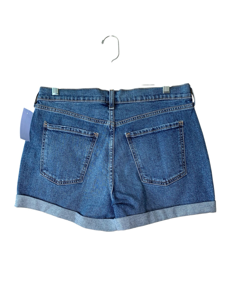 OLD NAVY  4 SHORT W