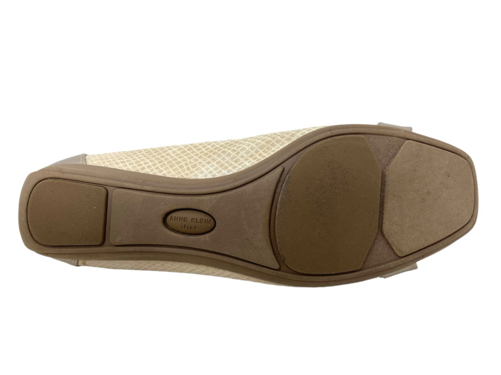 ANNE KLEIN Size 9 FLAT W