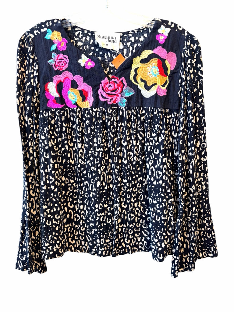 SAVANNA JANE Size medium TOP W