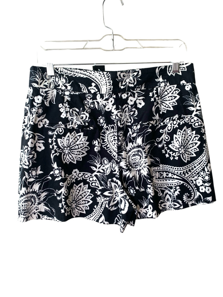 ZARA  large SHORT W