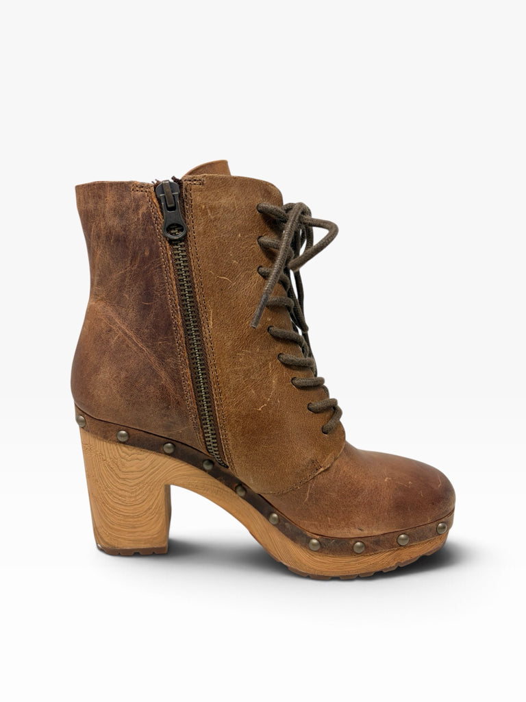 KORK-EASE Size 6 BOOTS W