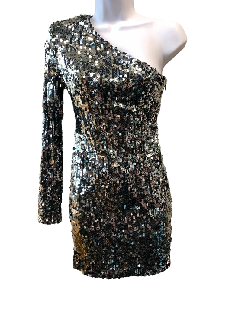 COSMOPOLITAN  small FORMAL W