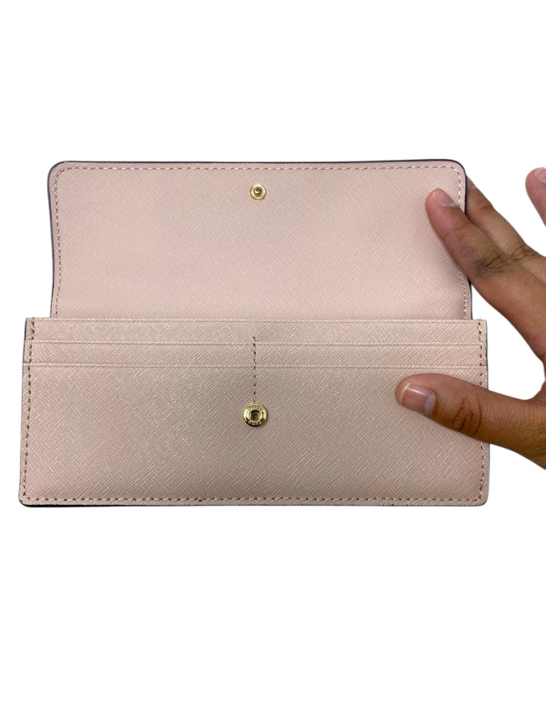 MICHAEL KORS Size medium WALLET W
