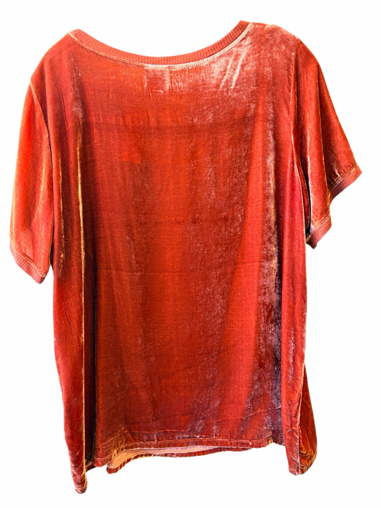 IVY JANE Size medium TOP W