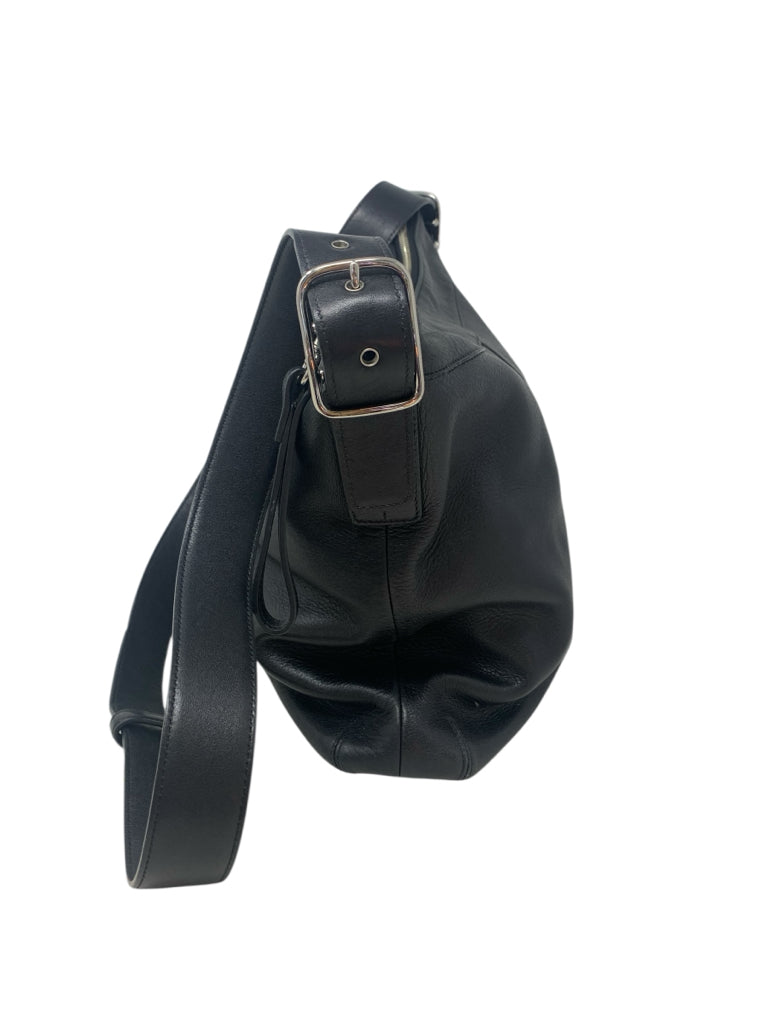 COACH  medium PURSE W