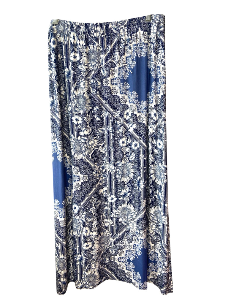 CHICO'S Size large SKIRT W