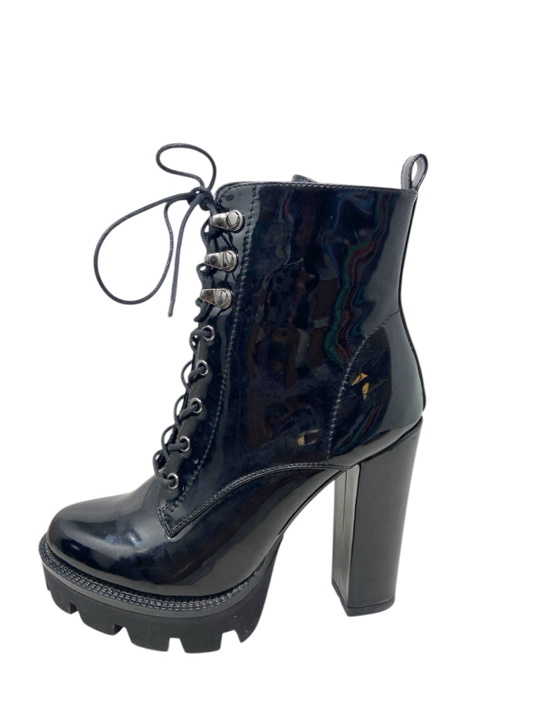 WET KISS Size 8 BOOT W