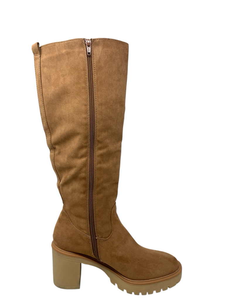 UNIVERSAL THREADS  10 BOOT W