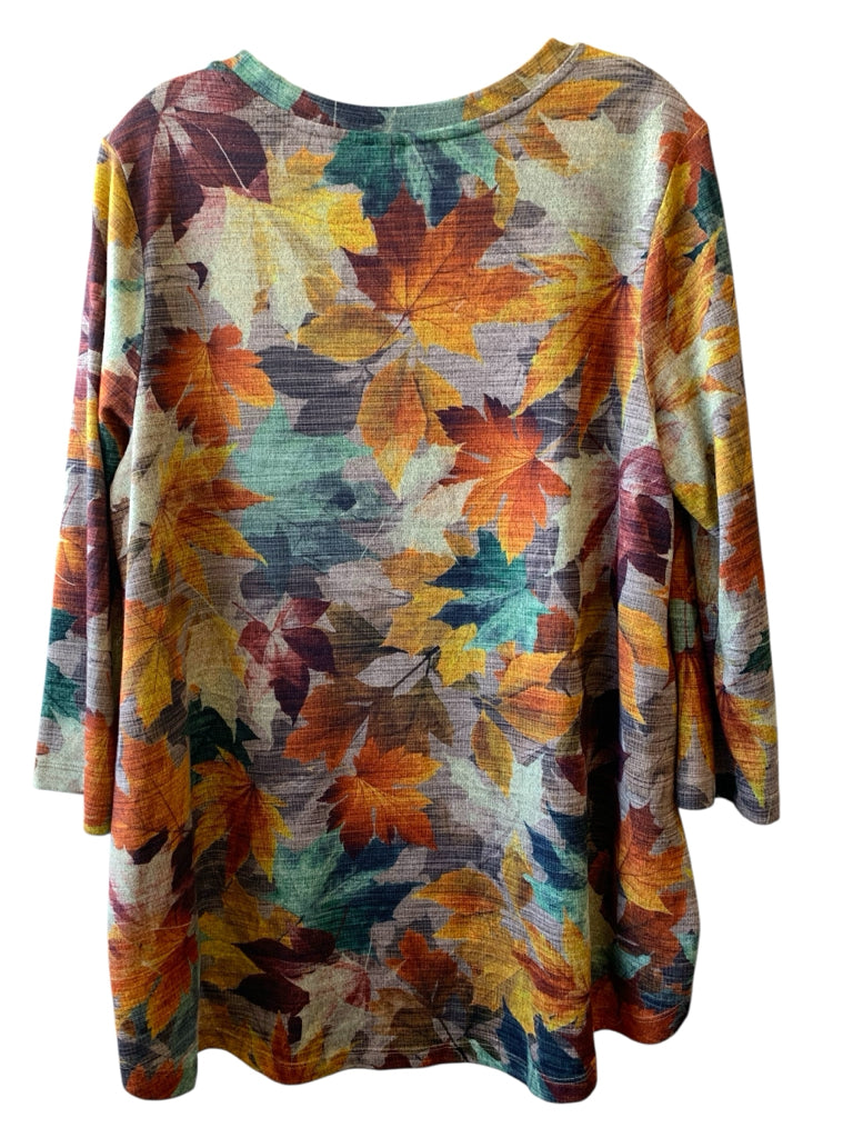 CHRIS & BANKS  large TOP  W