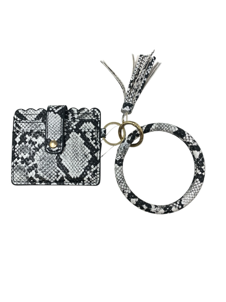 small WRISTLET