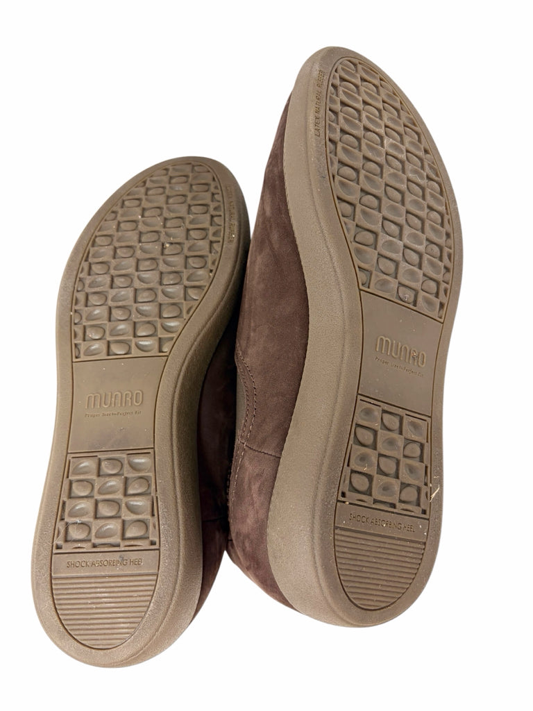MUNRO Size 10W SHOES W