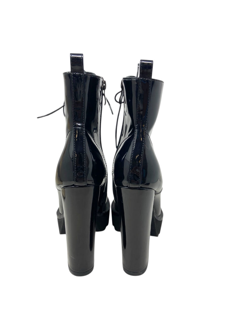 WET KISS Size 8 BOOT W