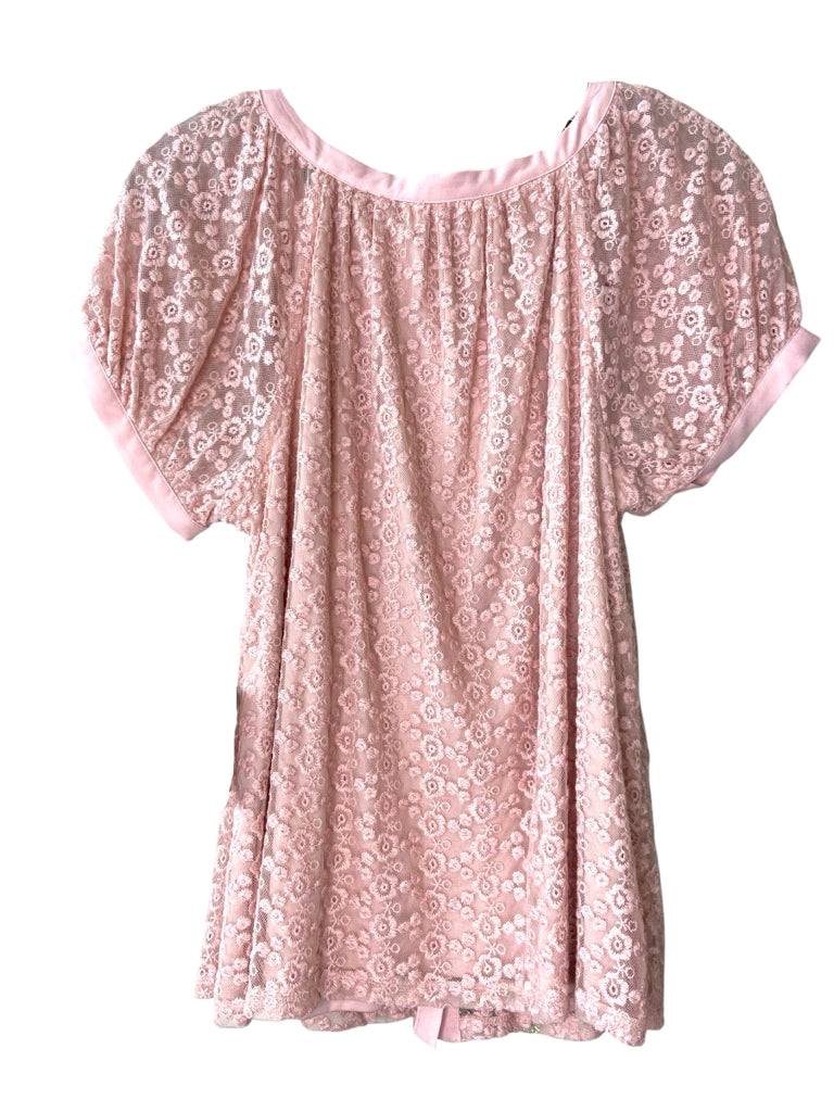 LAUREN CONRAD Size medium TOP W