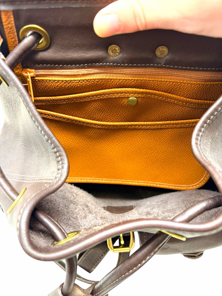 DOONEY & BOURKE BACK PAC