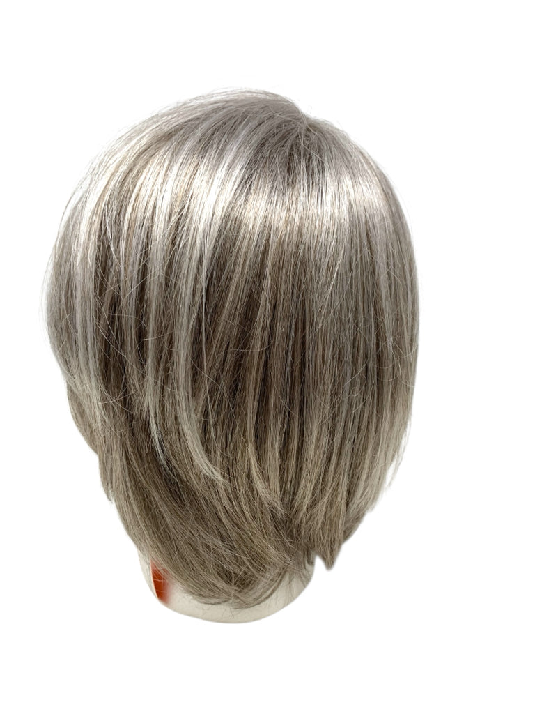 PAULA YOUNG  ADULT WIG