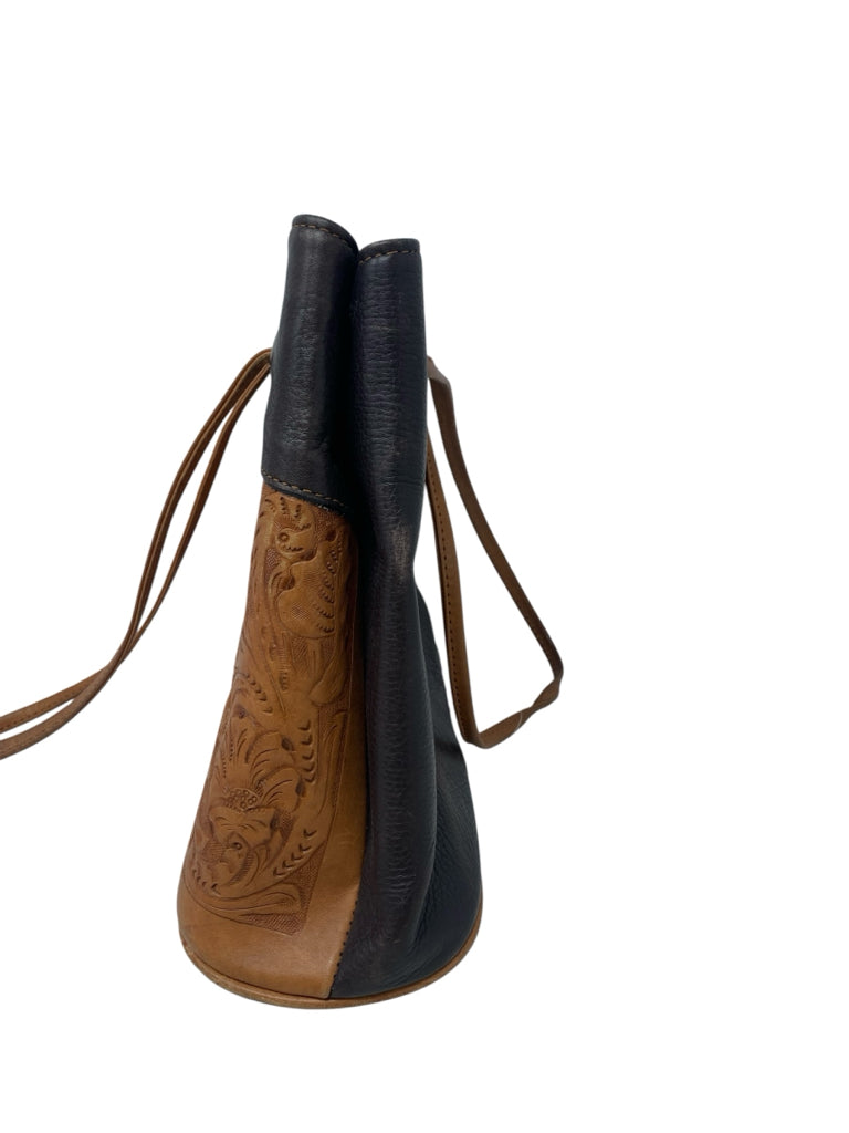 MONTANA SILVERSMITHS Size medium PURSE W