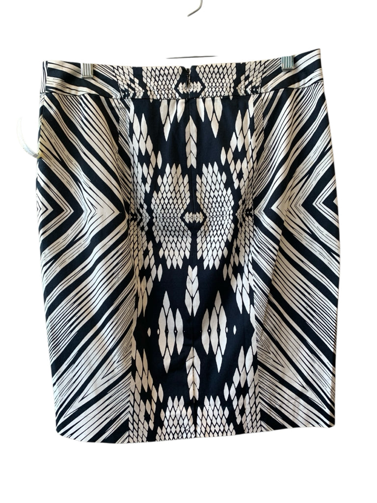 CALVIN KLEIN  6 SKIRT W