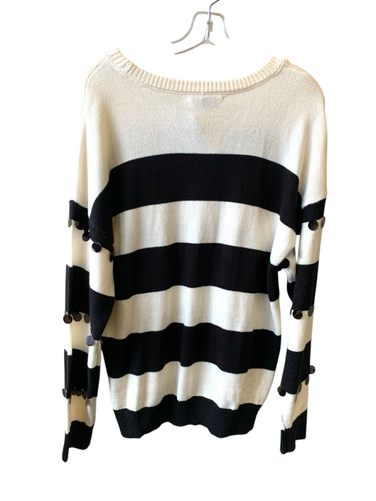 NY&CO  large SWEATER