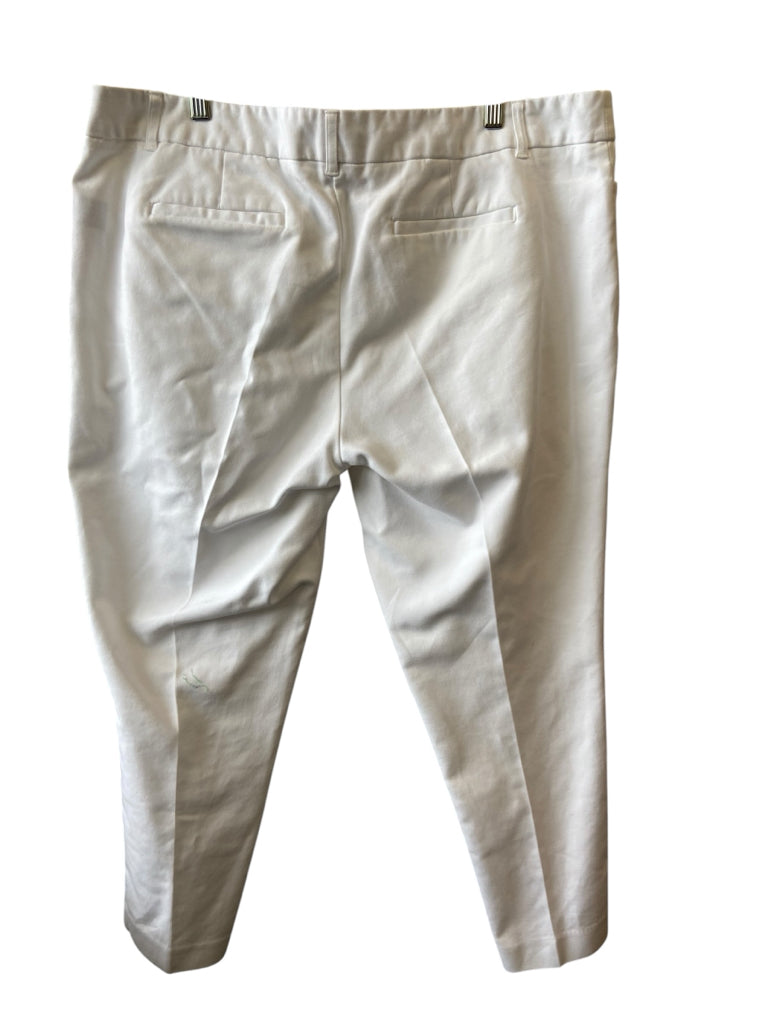 LIZ CLAIBORNE Size 18 CAPRI W