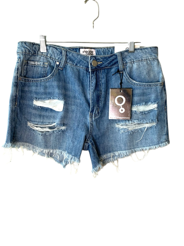 LEE  medium SHORT W