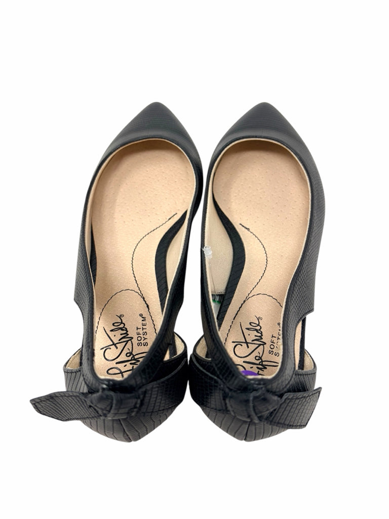 LIFE STRIDE Size 8 FLAT W