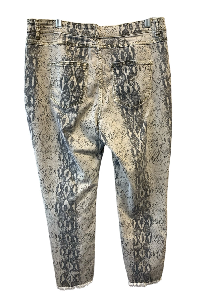 FOR THE REPUBLIC  12 JEANS W